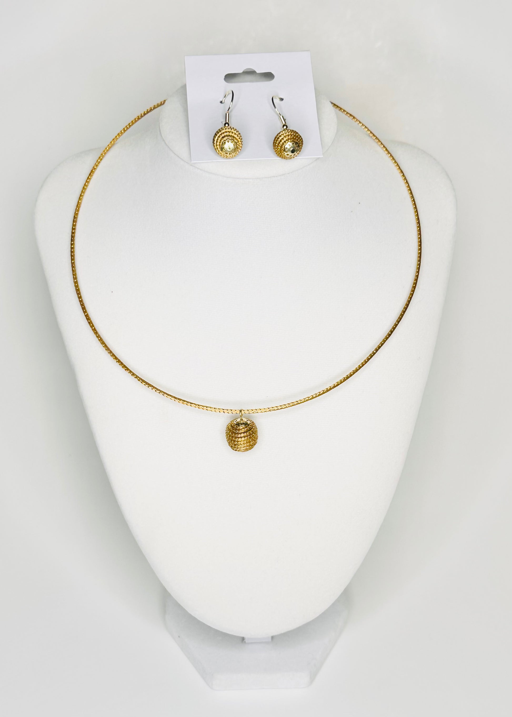 Aurora Set – Handcrafted Golden Grass Round Choker Necklace & Earrings Jewelry | Elegant & Lightweight