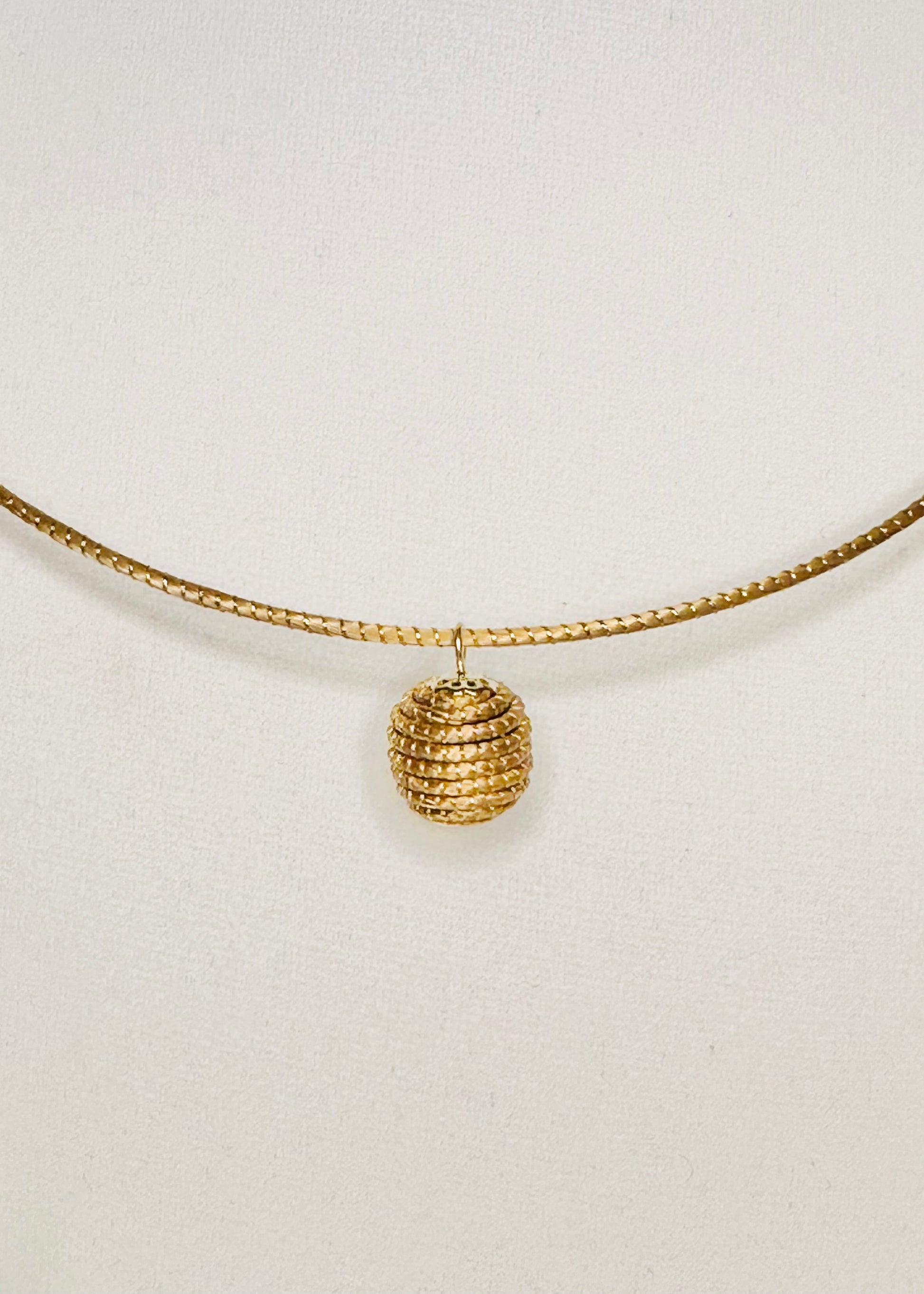 Aurora Set – Handcrafted Golden Grass Round Choker Necklace & Earrings Jewelry | Elegant & Lightweight detail1