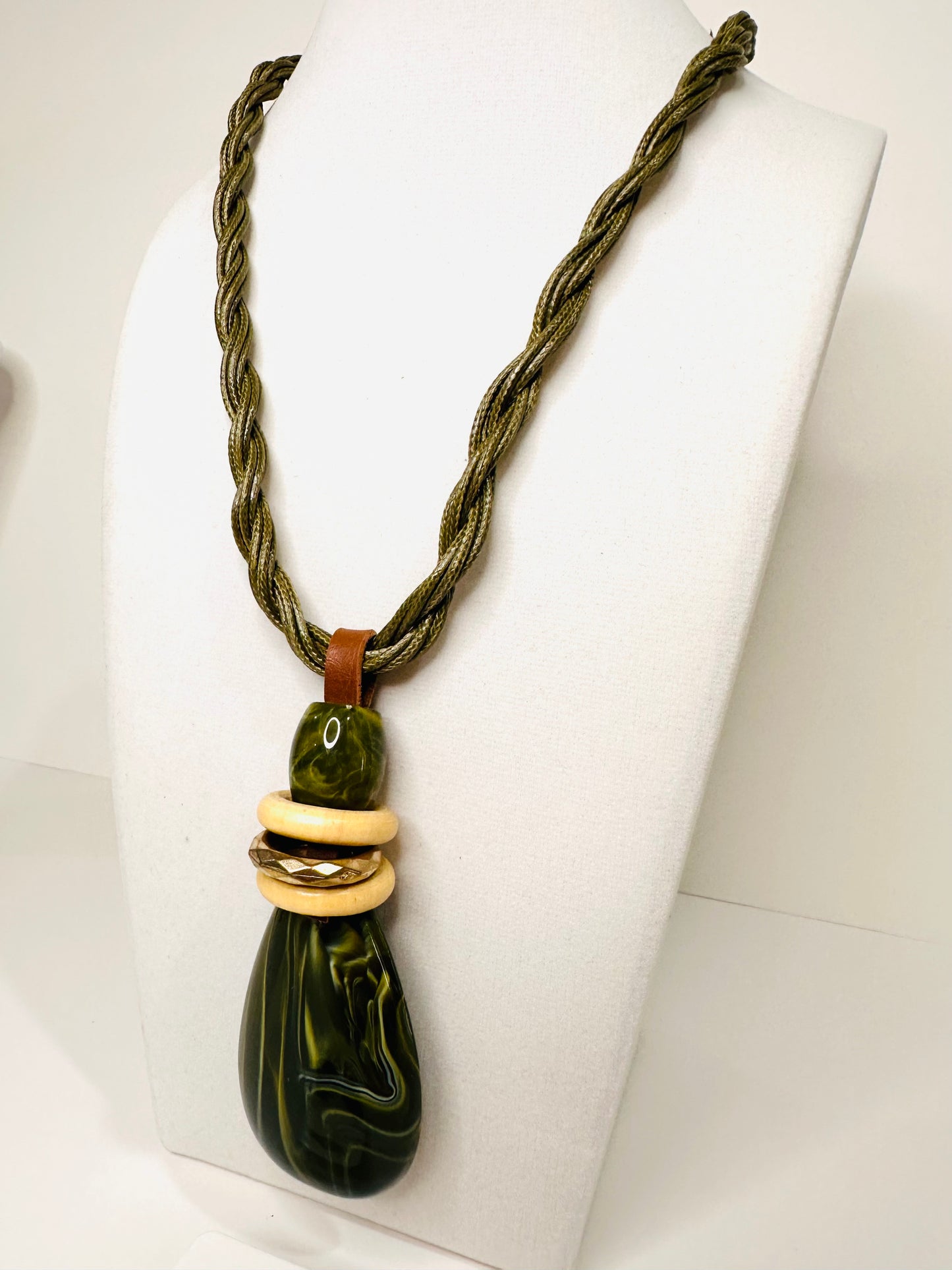 Verdant Echo Necklace Set