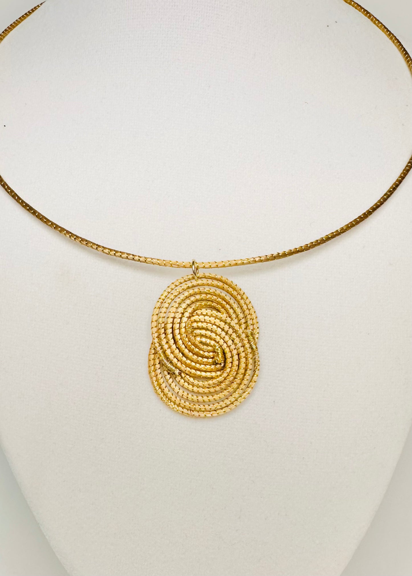 Capim Dourado Charm Set – Handcrafted Golden Grass Jewelry | Sustainable & Timeless Design-detail1