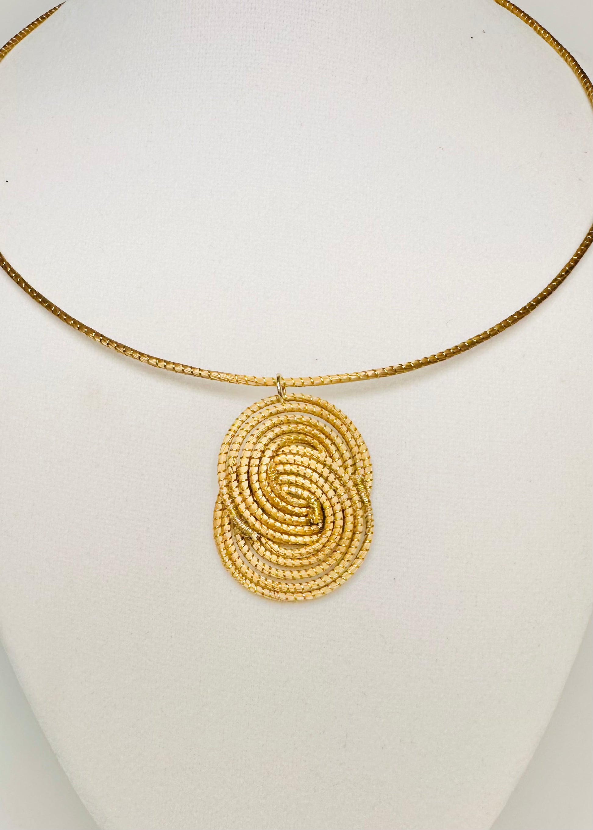 Capim Dourado Charm Set – Handcrafted Golden Grass Jewelry | Sustainable & Timeless Design-detail1