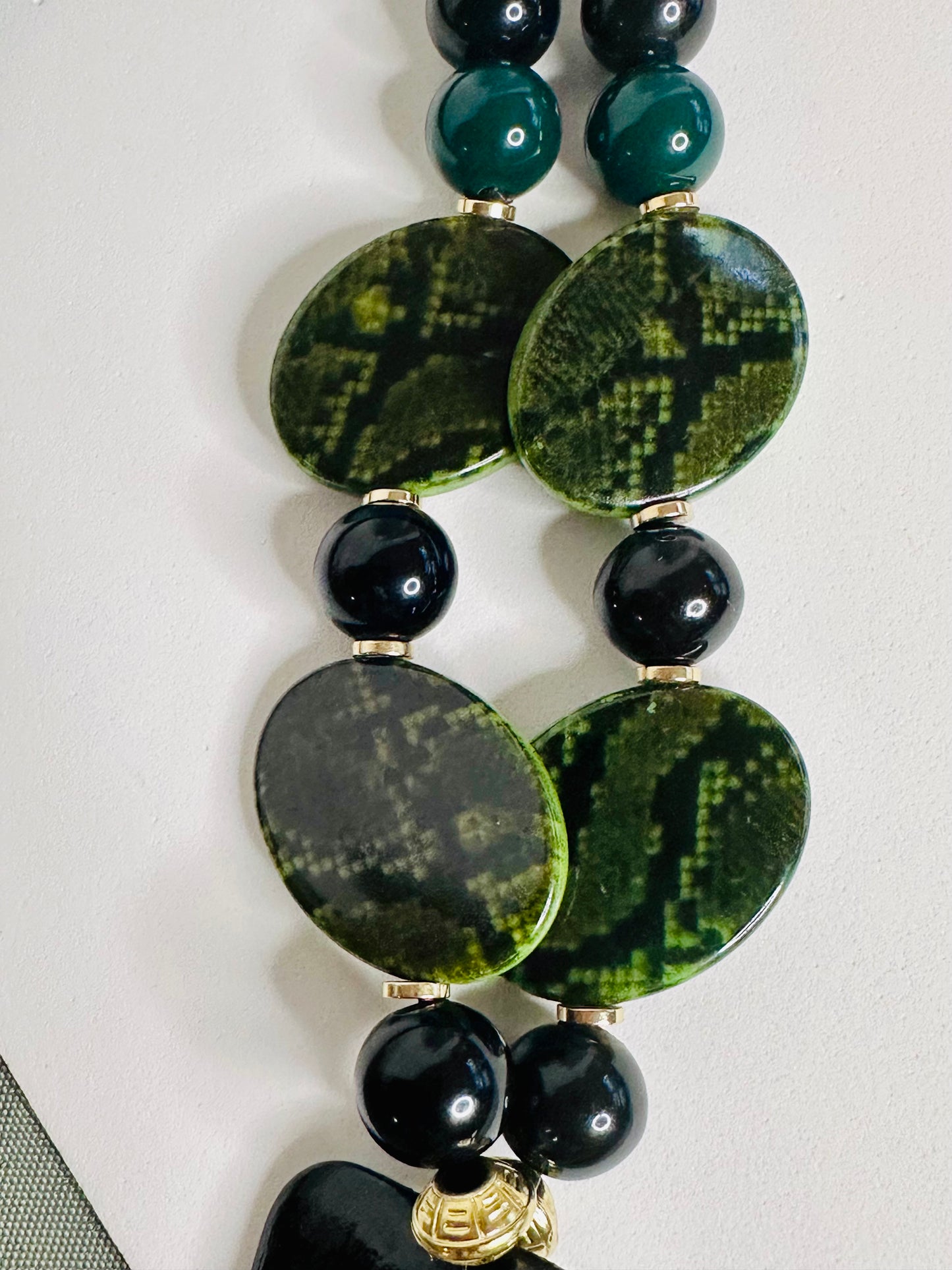 Onix Leopard Print Resin Necklace – Bold & Fierce Statement Piece1