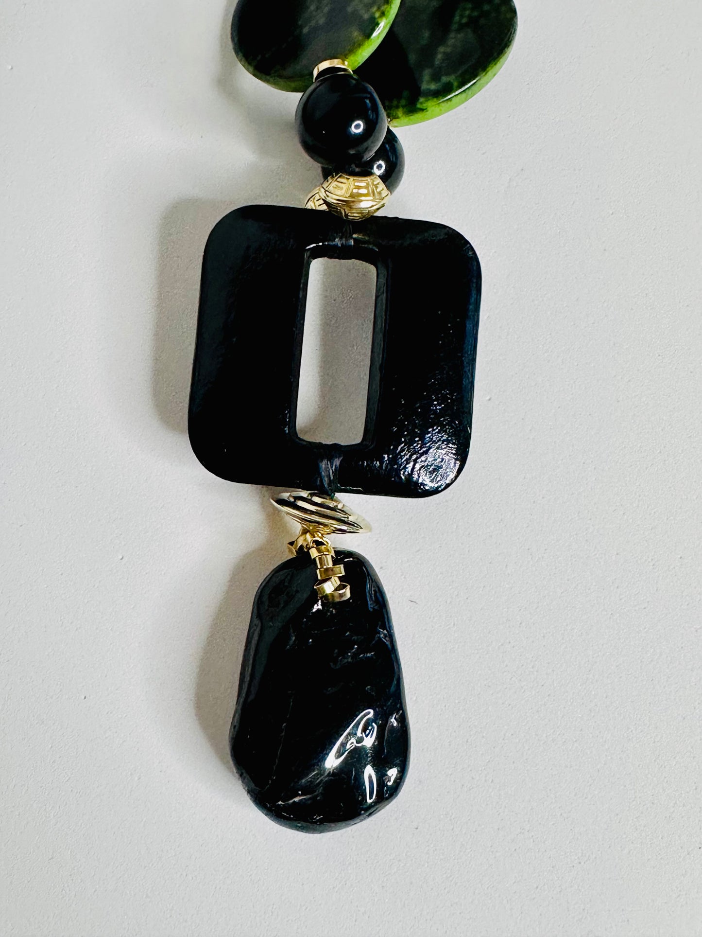 Onix Leopard Print Resin Necklace – Bold & Fierce Statement Piece2