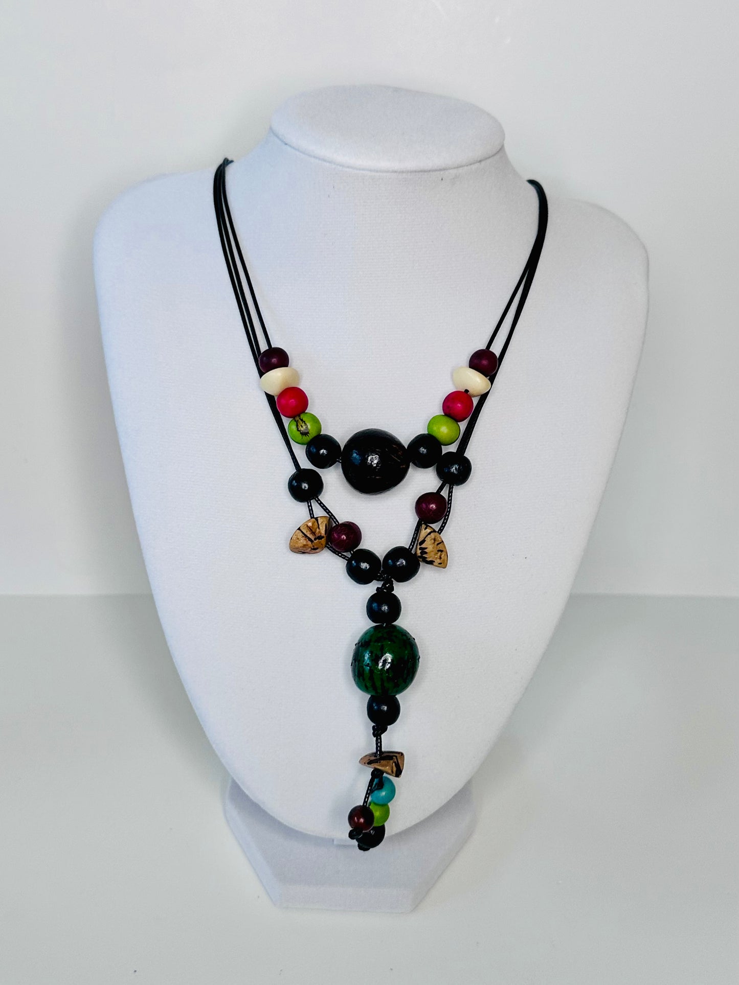 Paxiuba Necklace - Handcrafted Eco-Friendly Jewelry with Natural Seeds