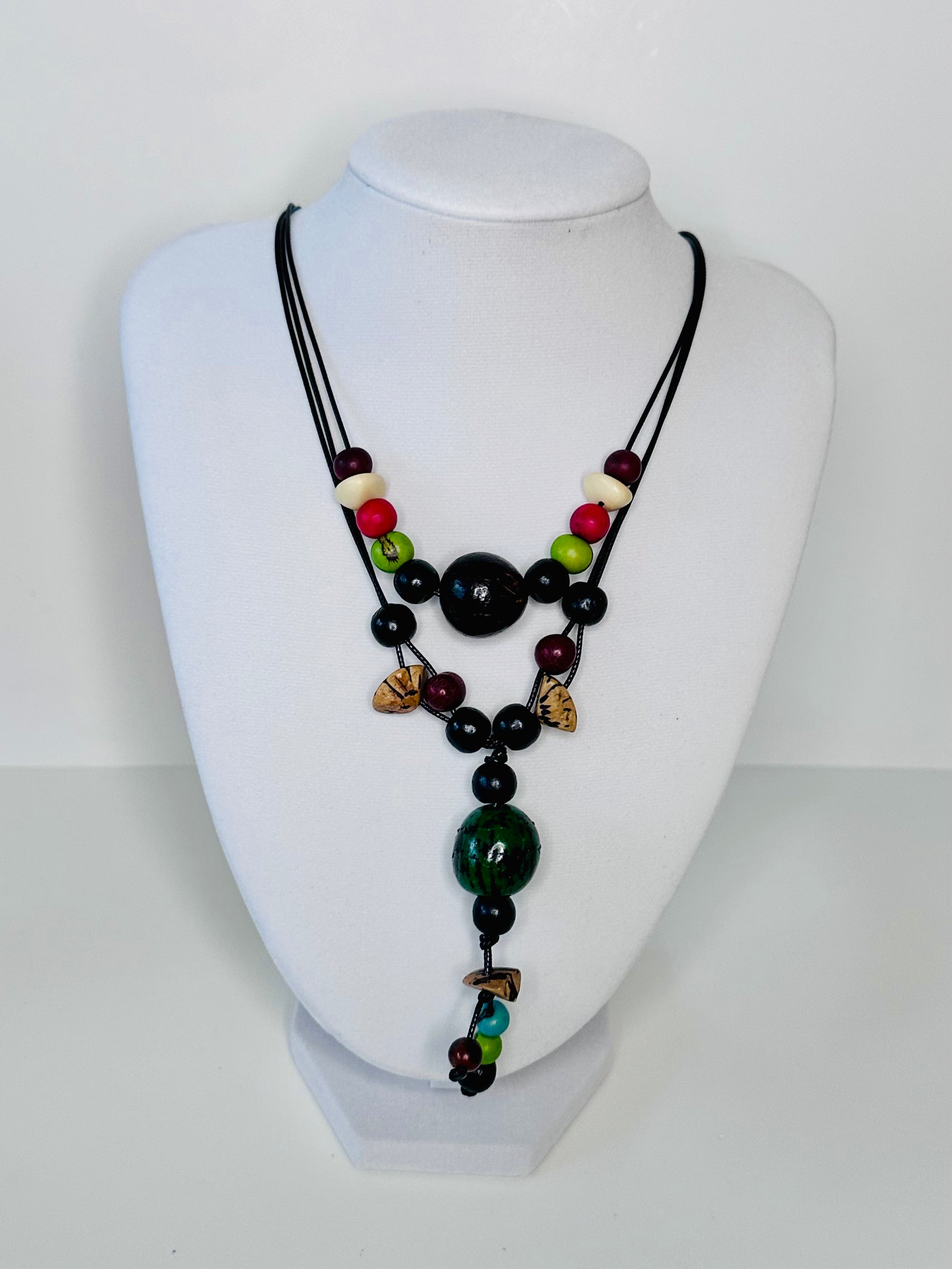 Paxiuba Necklace - Handcrafted Eco-Friendly Jewelry with Natural Seeds