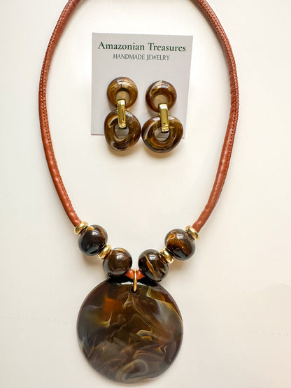 Maré Resin Necklace Set – Modern Statement Pendant