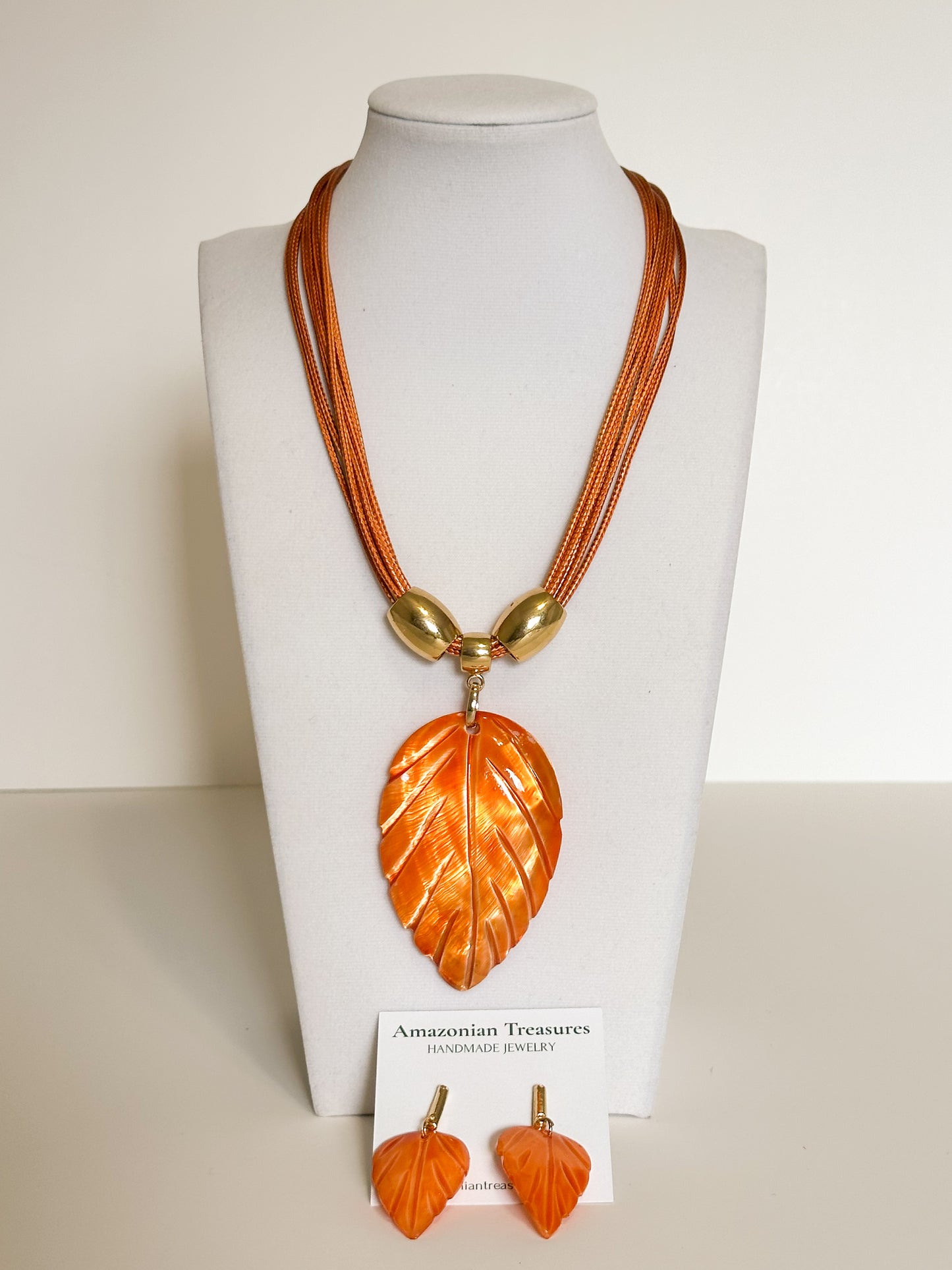 Essential Leaf Necklace Set – Mother of Pearl