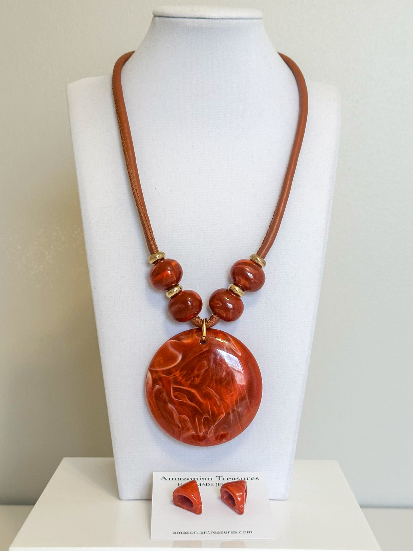 Maré Resin Necklace Set – Modern Statement Pendant