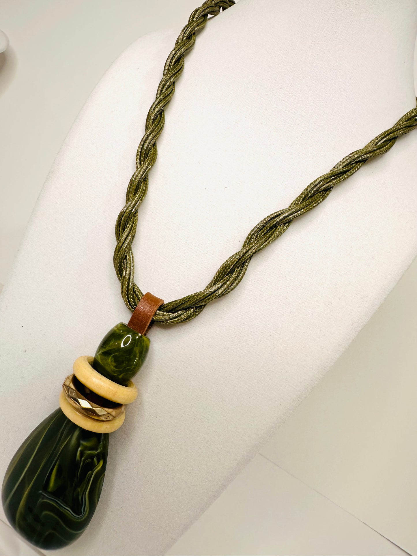 Verdant Echo Necklace Set