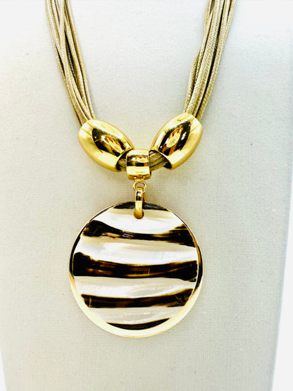 Brazilian shell jewelry set gold tone detail