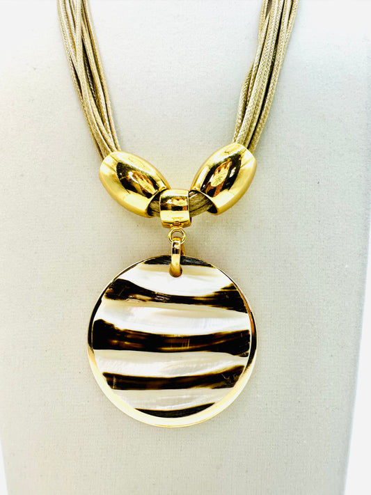 Brazilian shell jewelry set gold tone detail