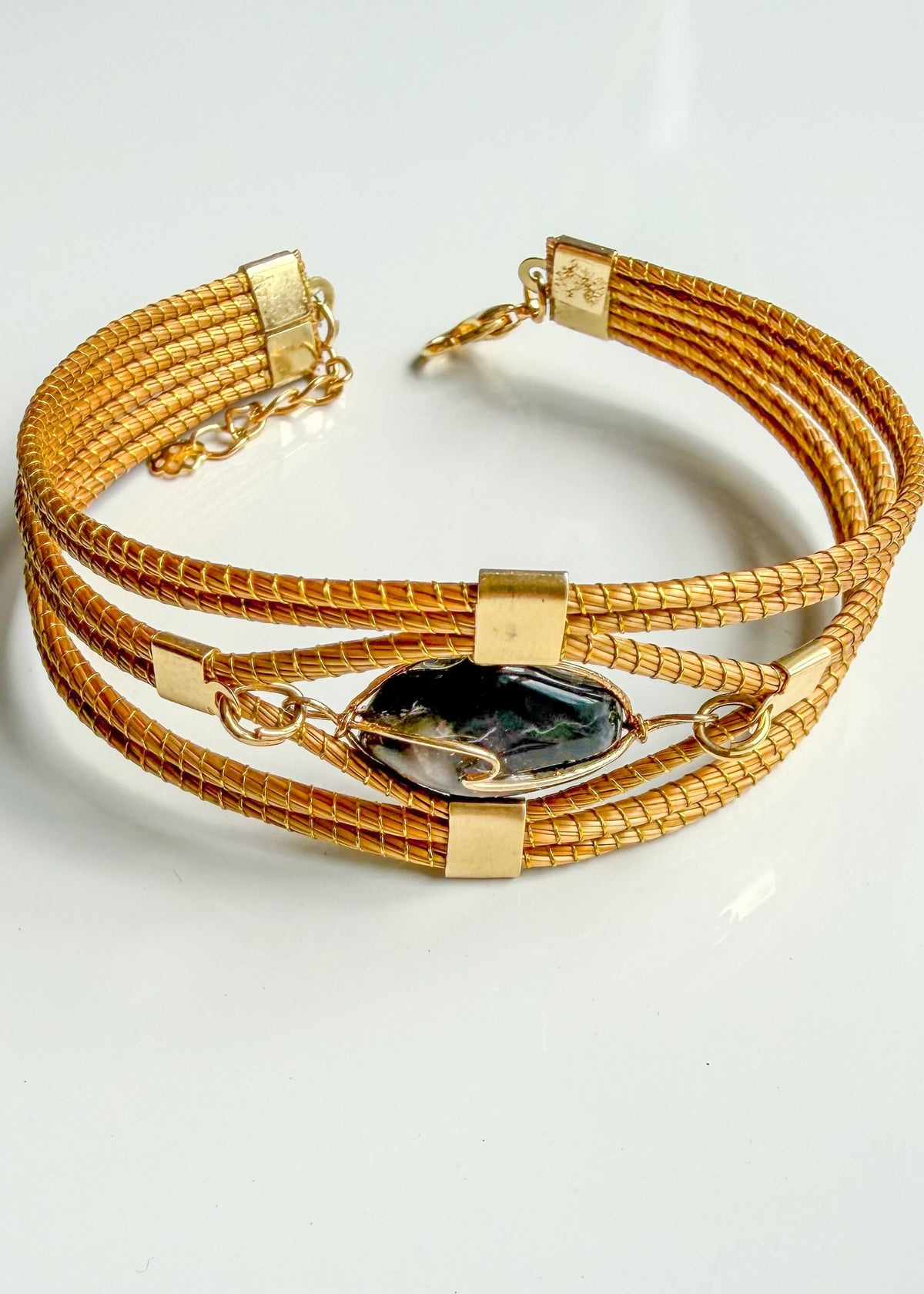 Capim dourado bracelet color variants:  black