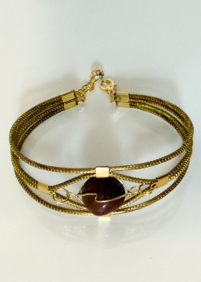 Capim dourado bracelet color variants: moonstone