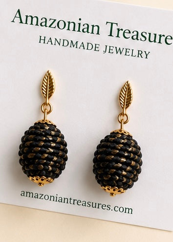 Black Golden Grass sphere bracelet and earrings handcrafted from Brazilian Capim Dourado
