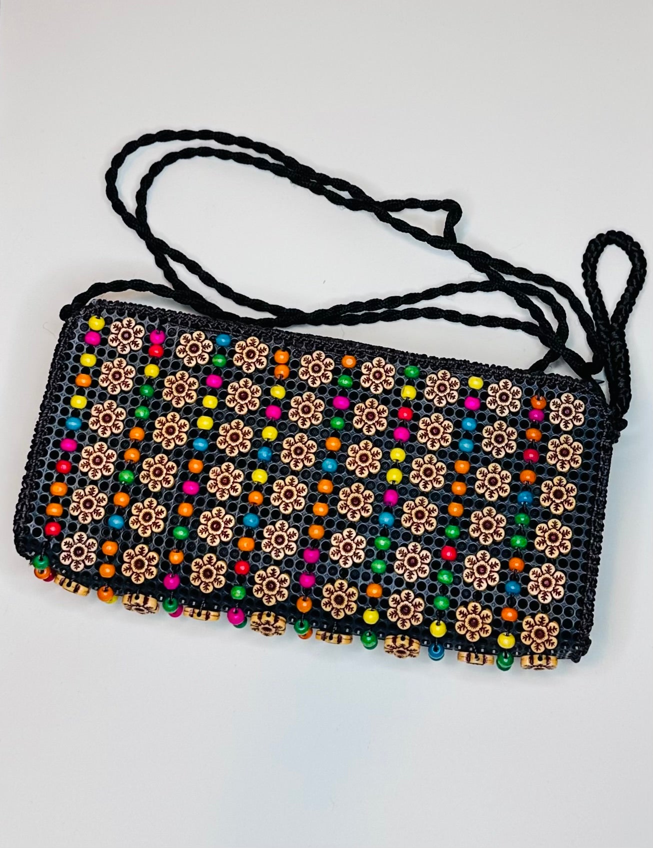 Eco handcrafted purse with Amazonian seeds