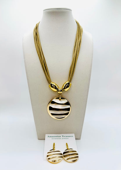 Freshwater mother of pearl necklace and earrings set