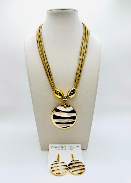 Freshwater mother of pearl necklace and earrings set