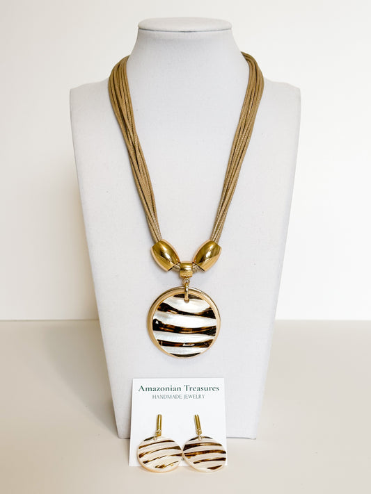 Freshwater mother of pearl necklace and earrings set handcrafted by an independent Brazilian artisan.