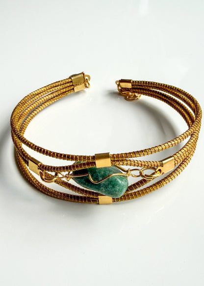 Capim dourado bracelet color variants:  green aventurine