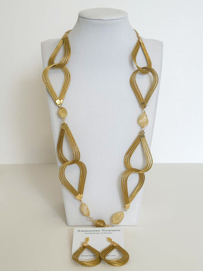 Golden Breeze capim dourado necklace and earrings set handcrafted with golden grass and citrine gemstone accent.