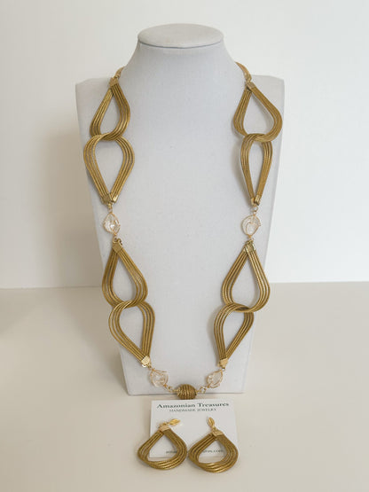Golden Breeze capim dourado necklace and earrings set handcrafted with golden grass and white gemstone accent.