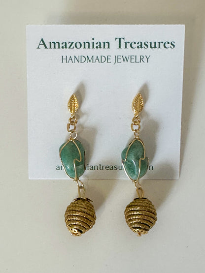 Golden grass earrings with green aventurine gemstone handcrafted from capim dourado
