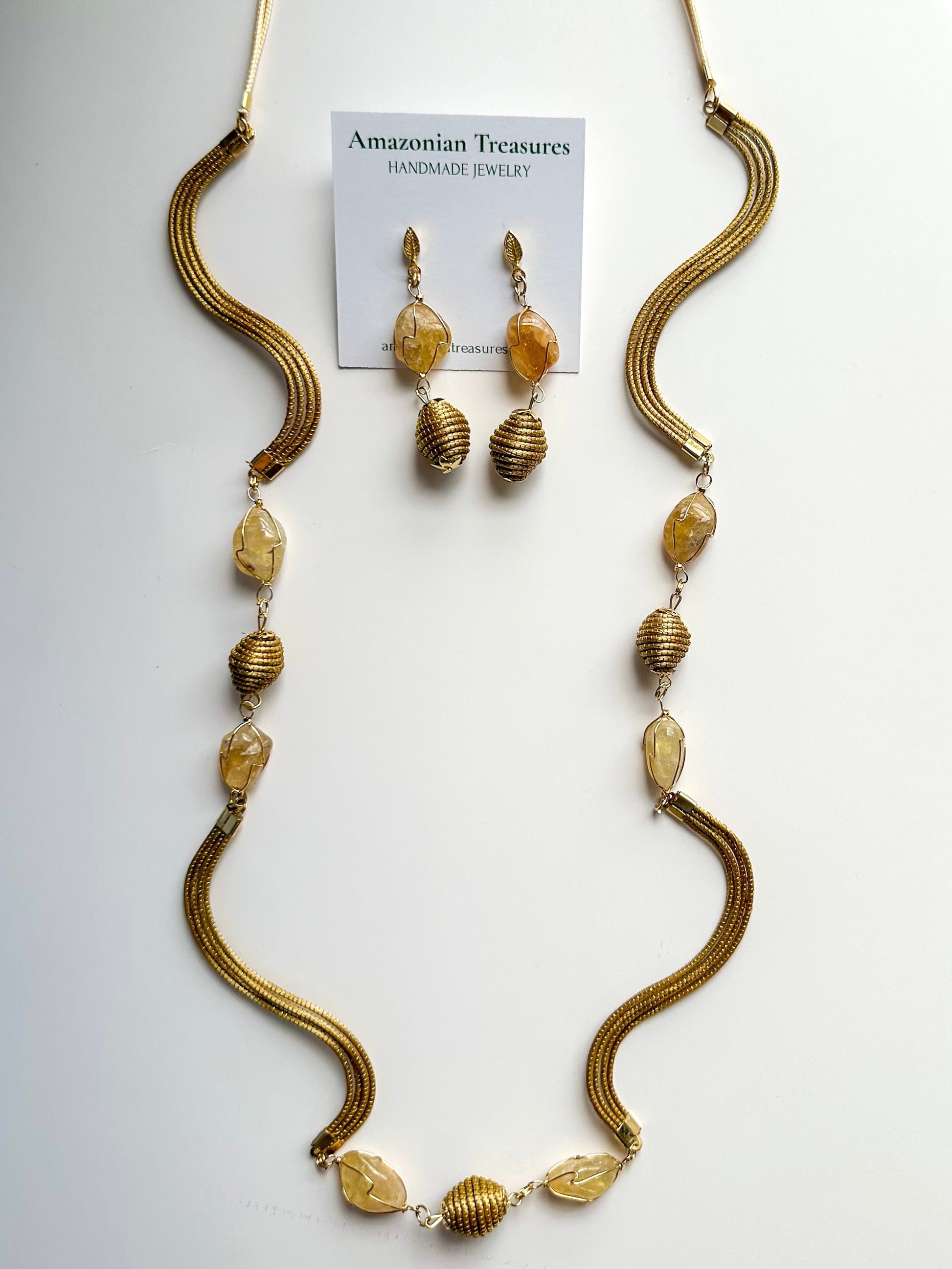 Golden grass necklace and earrings set with citrine gemstone handcrafted with capim dourado