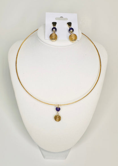 Golden grass round choker and earrings set handcrafted by quilombola artisans purple