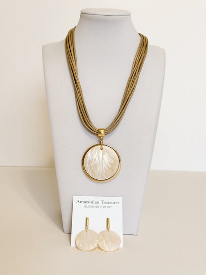 Mother of pearl set handcrafted by an independent Brazilian artisan