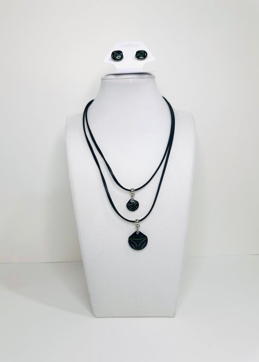 Muiraquitã Necklace and earrings 