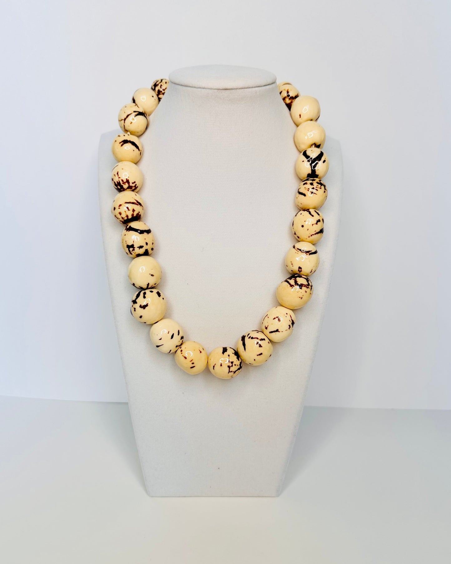 Paxiúba Essence Necklace| Handmade Eco-Friendly JewelryBeige