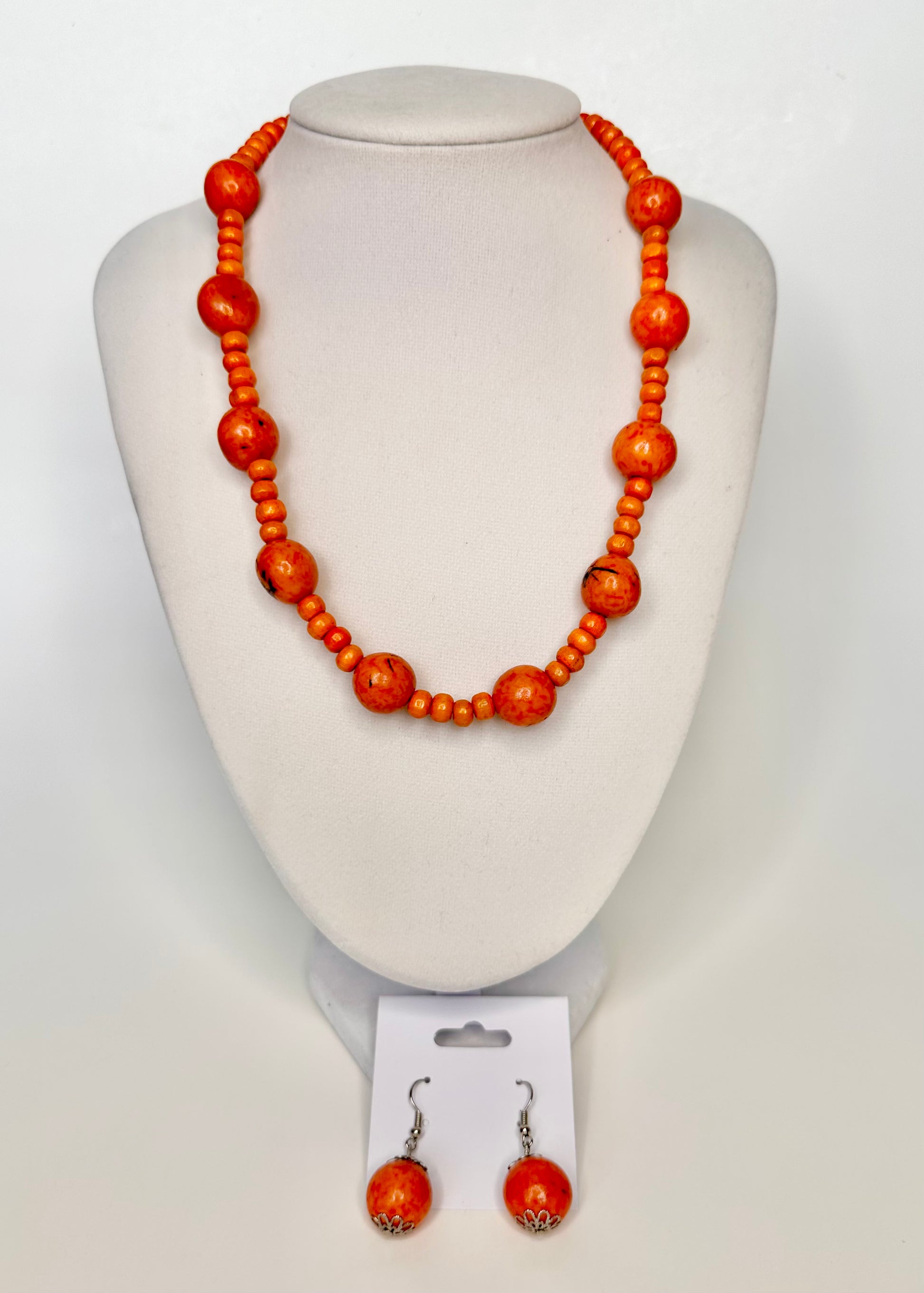 Reclaimed wood and paxiubinha seed necklace and earrings set