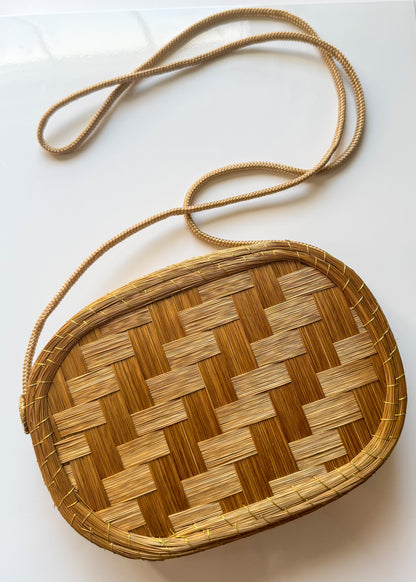 Capim dourado golden grass crossbody bag with rope strap, handwoven by quilombola artisans
