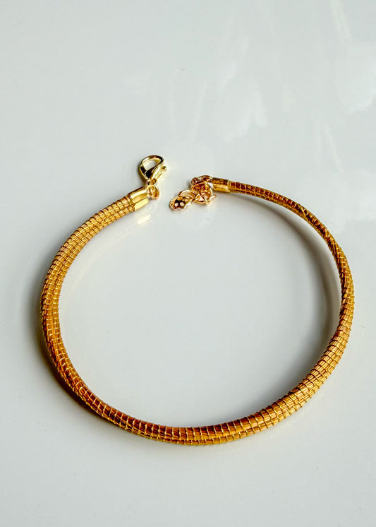 
Classic Golden Grass bracelet handcrafted from Brazilian Capim Dourado