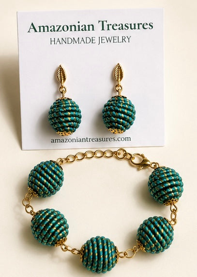 Green Golden Grass sphere bracelet and earrings handcrafted from Brazilian Capim Dourado