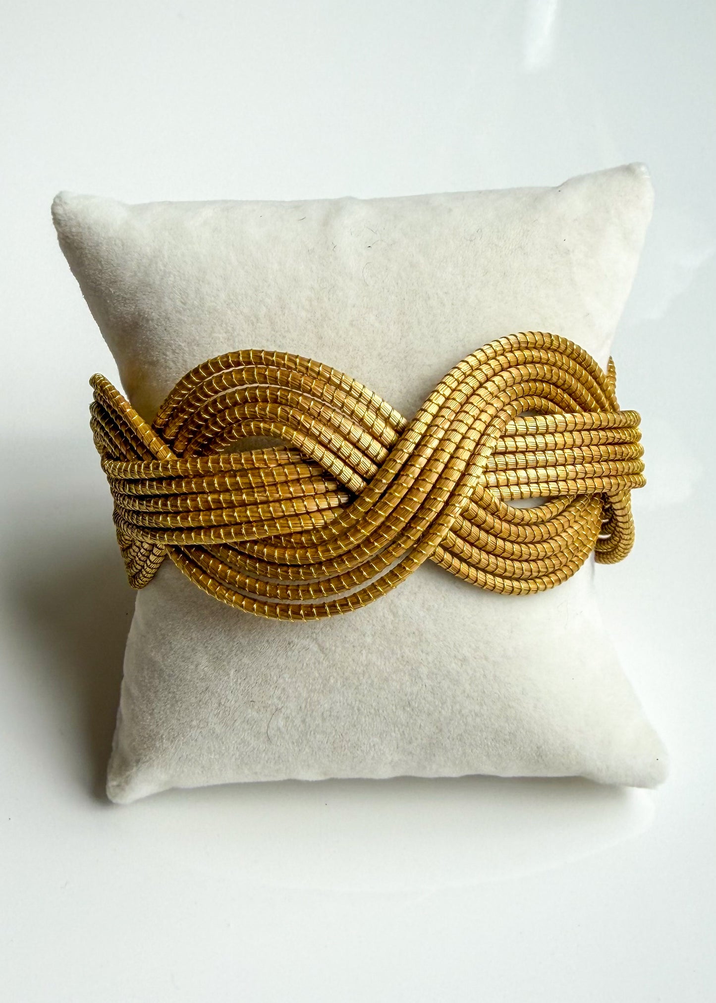 Infinity Knot Golden Grass bracelet made from Brazilian Capim Dourado