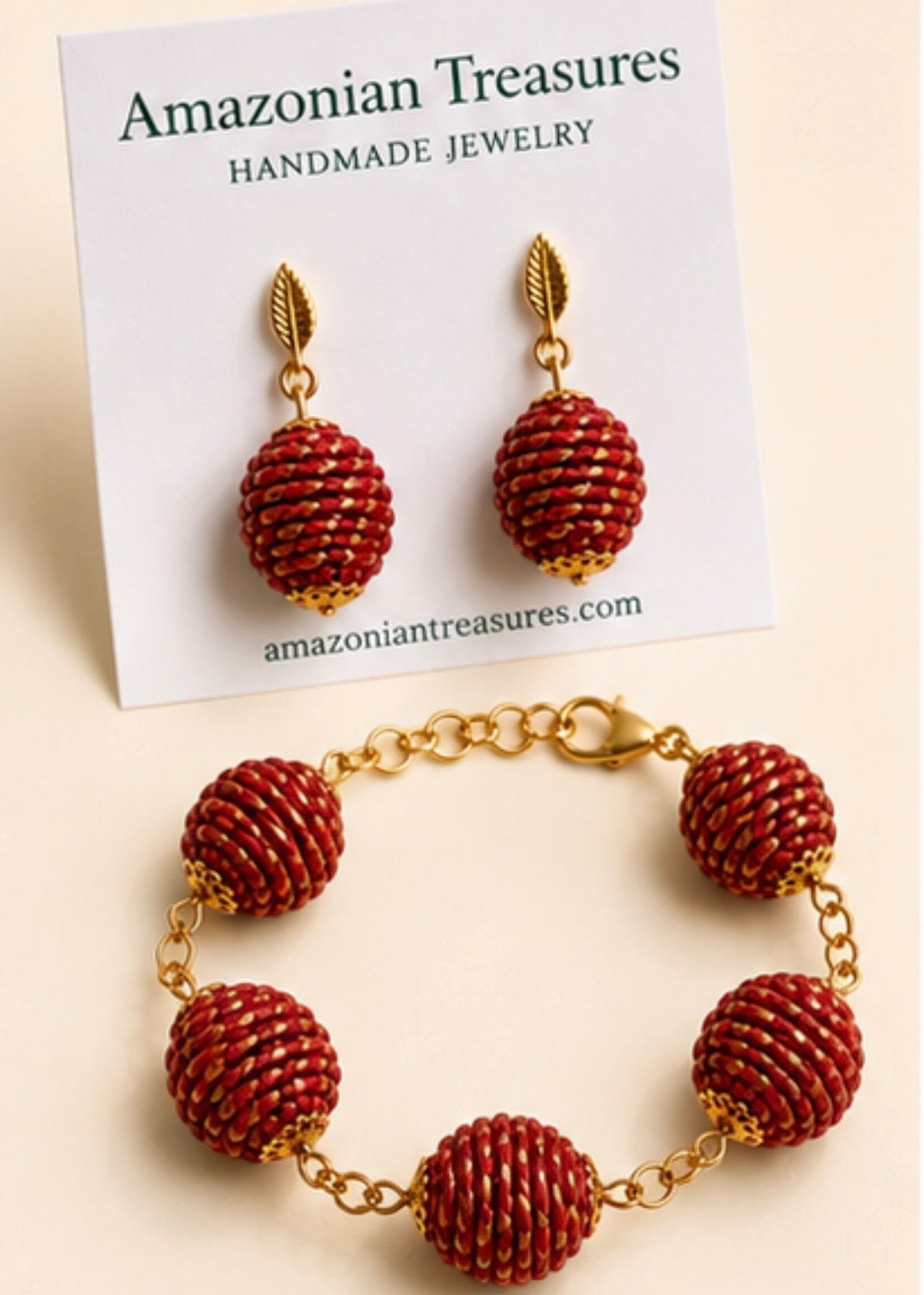 Red Golden Grass sphere bracelet and earrings handcrafted from Brazilian Capim Dourado