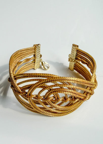 Twisted Vine Golden Grass bracelet handcrafted from Brazilian Capim Dourado detail